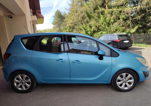 Opel Meriva cena 21900 przebieg: 124000, rok produkcji 2010 z Białystok małe 232